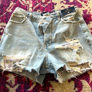 Hollister Ultra high-rise mom shorts
